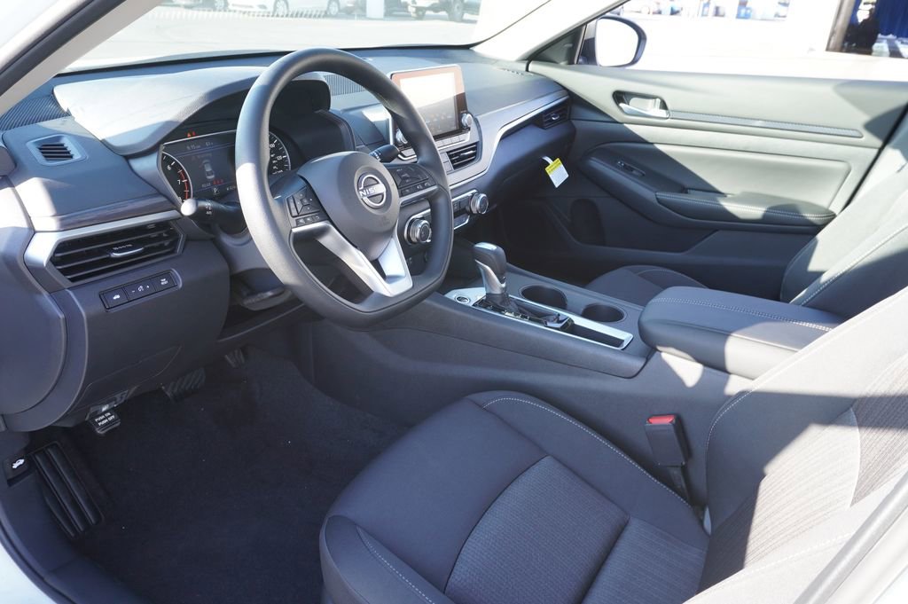 Certified 2025 Nissan Altima 2.5 SV image 16