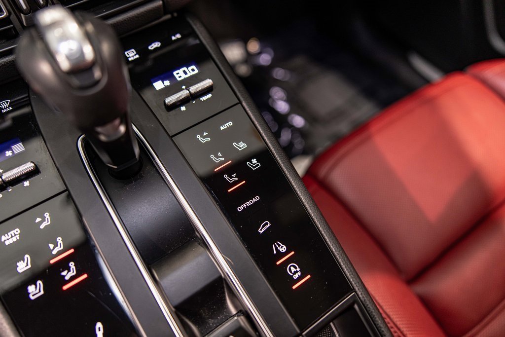 Used 2023 Porsche Macan S image 30