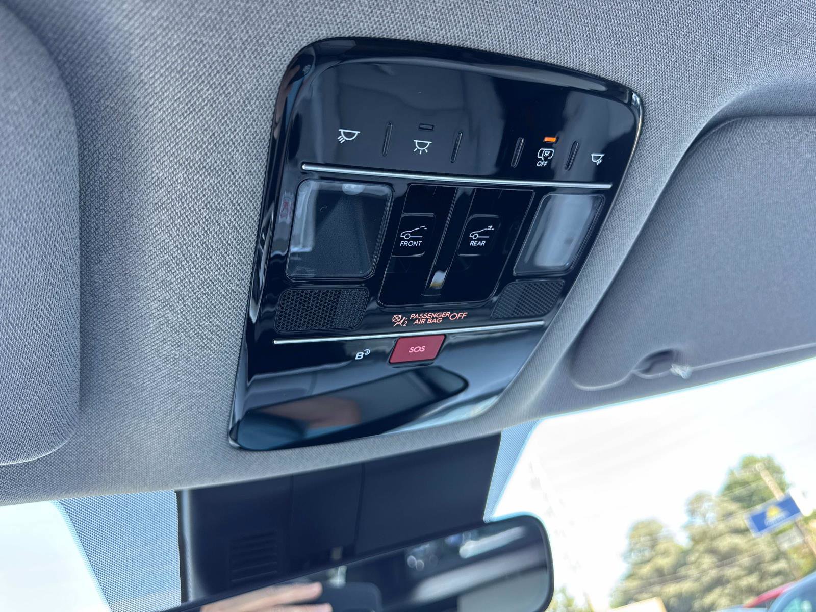 Used 2025 Hyundai Santa Fe Limited image 11