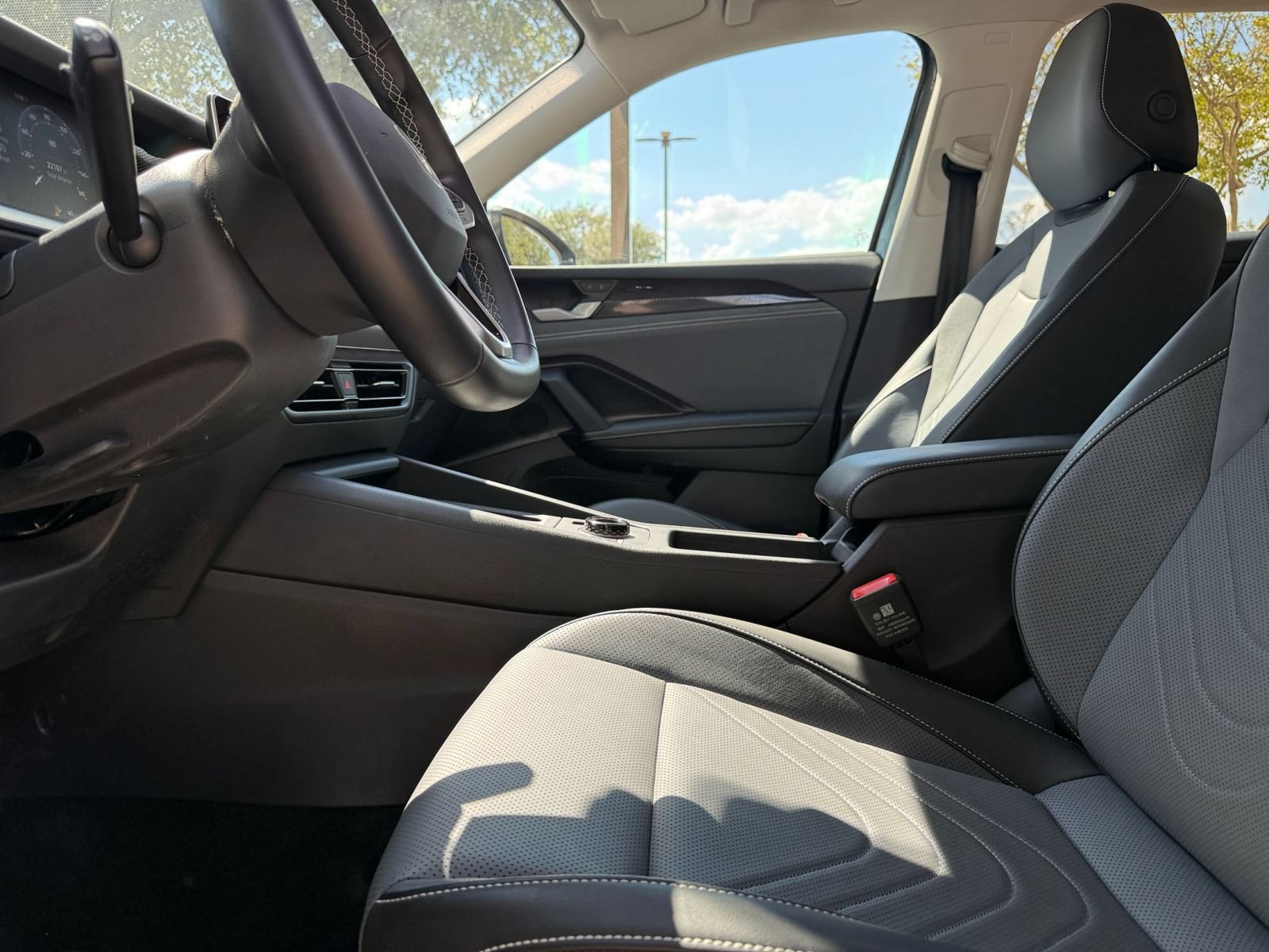 Used 2026 Volkswagen Tiguan SE AWD/4WD image 27