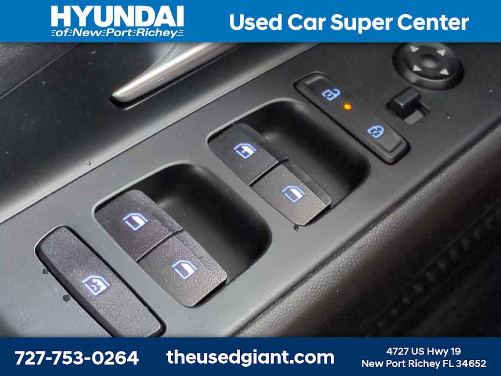 Used 2025 Hyundai Elantra SE w/ Cargo Package FWD image 23