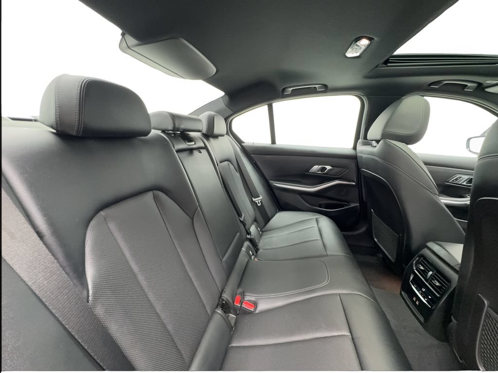 Used 2023 BMW 330i Sedan w/ Premium Package RWD image 27