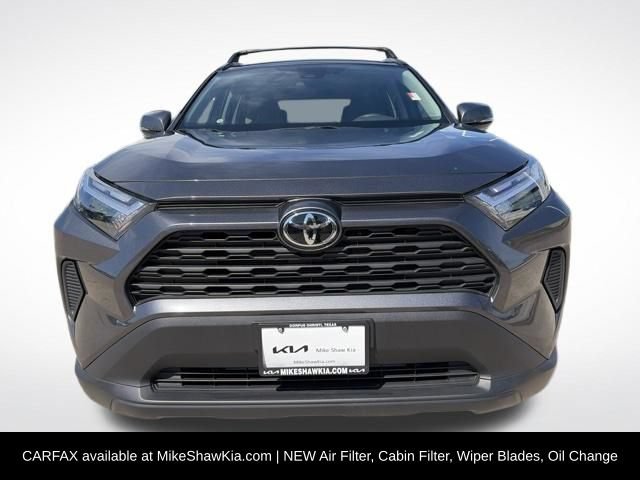 Used 2025 Toyota RAV4 XLE w/ Convenience Package FWD image 4