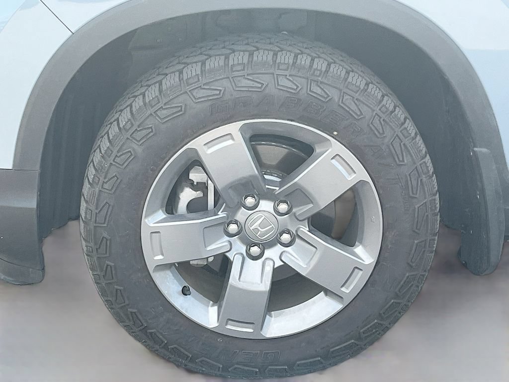 Used 2025 Honda Ridgeline TrailSport image 32