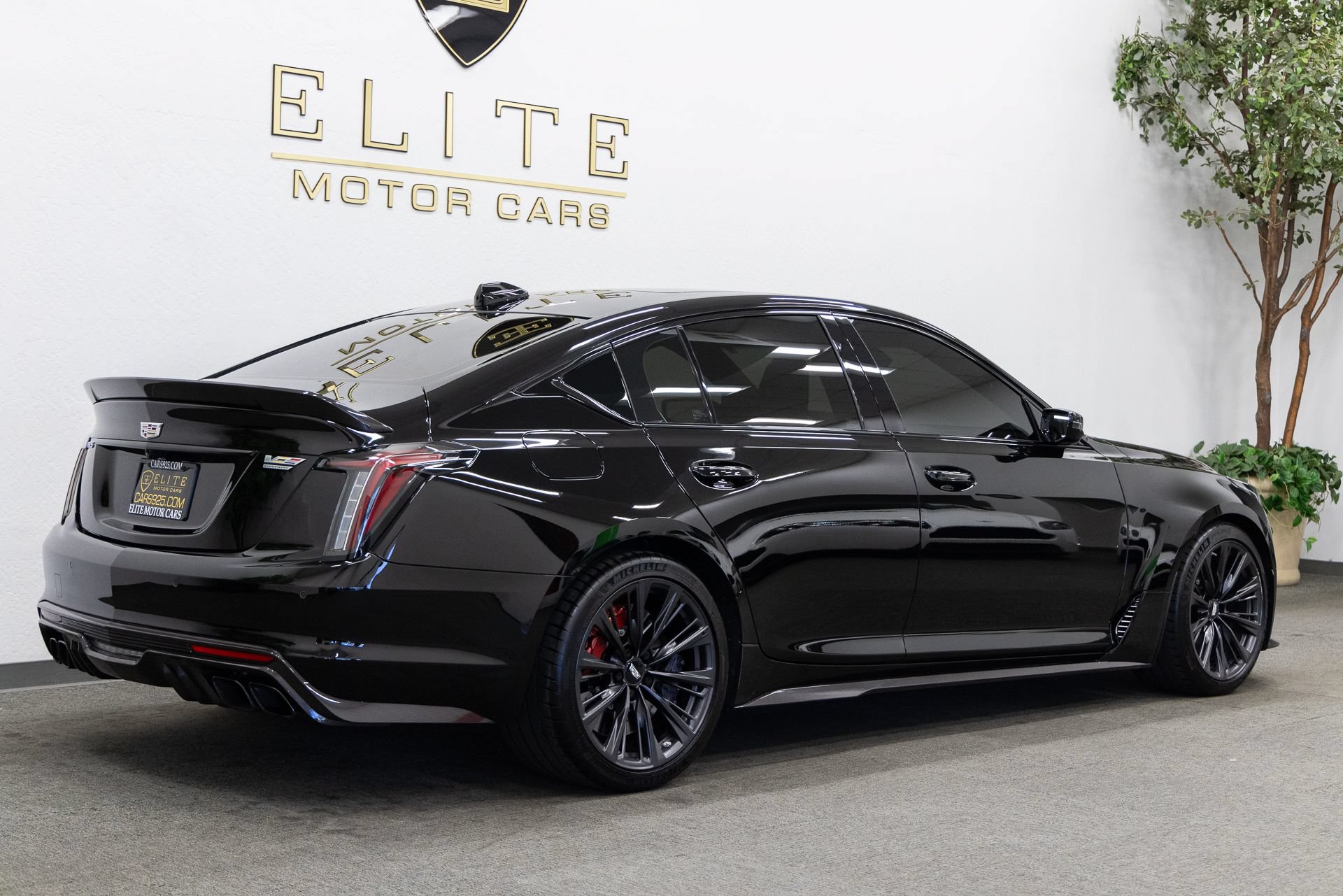 Used 2023 Cadillac CT5 V Blackwing w/ Carbon Fiber Package 2 RWD image 11