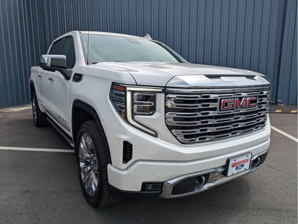 Used 2024 GMC Sierra 1500 Denali w/ Denali Reserve Package AWD/4WD image 3