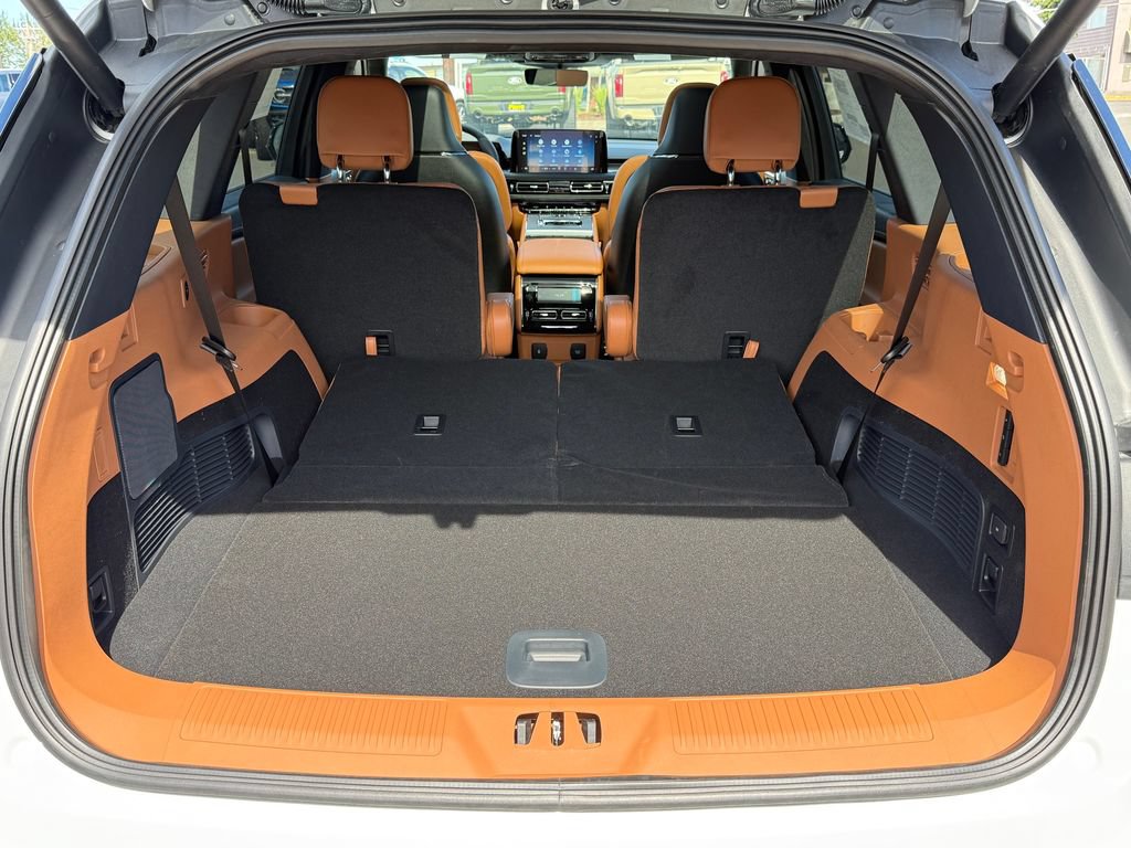 New 2026 Lincoln Aviator Black Label w/ Dynamic Handling Package AWD/4WD image 29