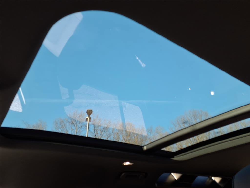 New 2026 Land Rover Defender 110 X-Dynamic SE image 18