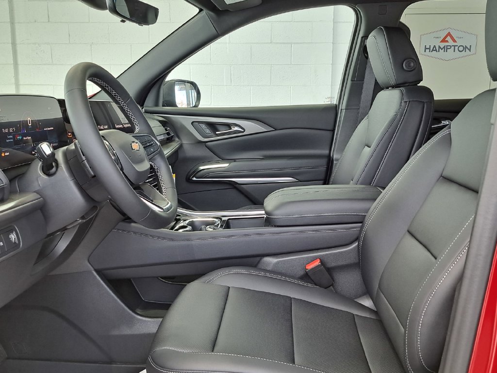 New 2027 Chevrolet Traverse LT w/ Driver Confidence Package FWD image 12