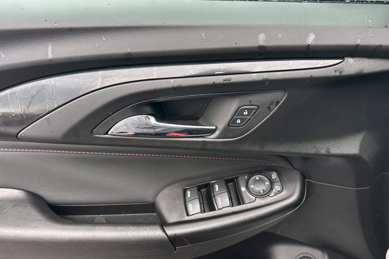 Used 2021 Chevrolet TrailBlazer RS w/ Sun and Liftgate Package image 11