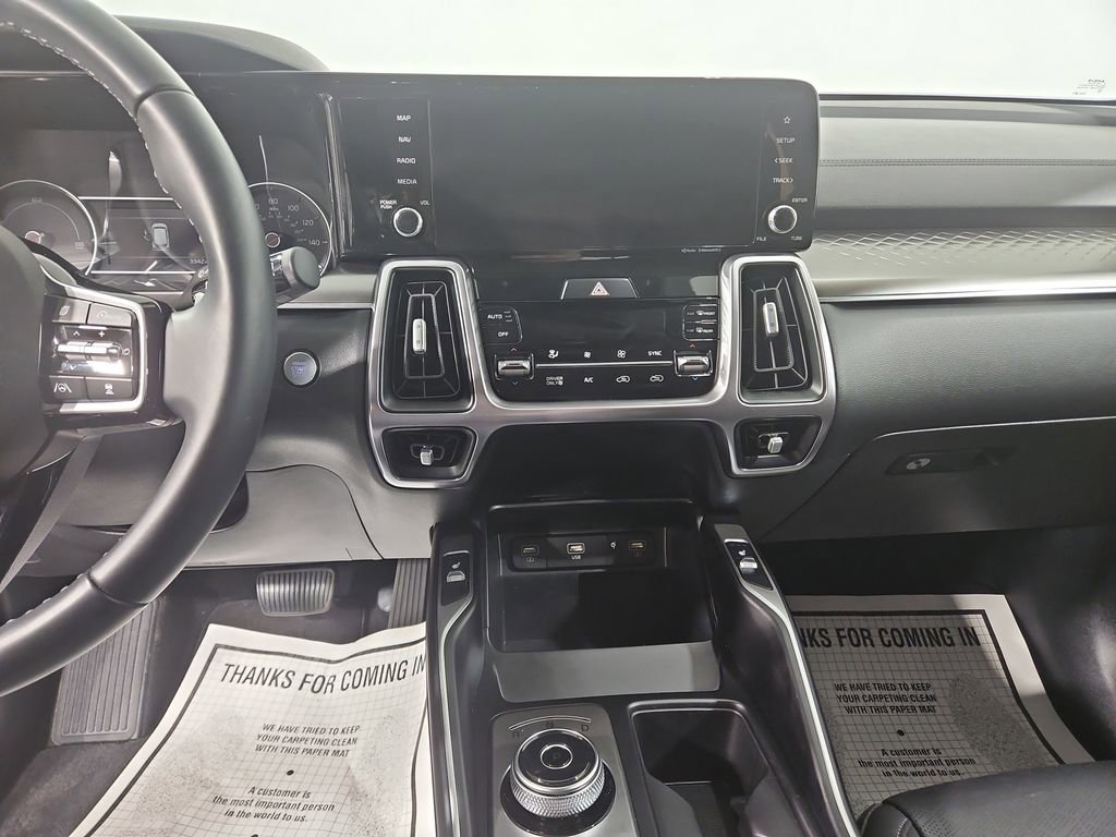 Used 2023 Kia Sorento EX image 18
