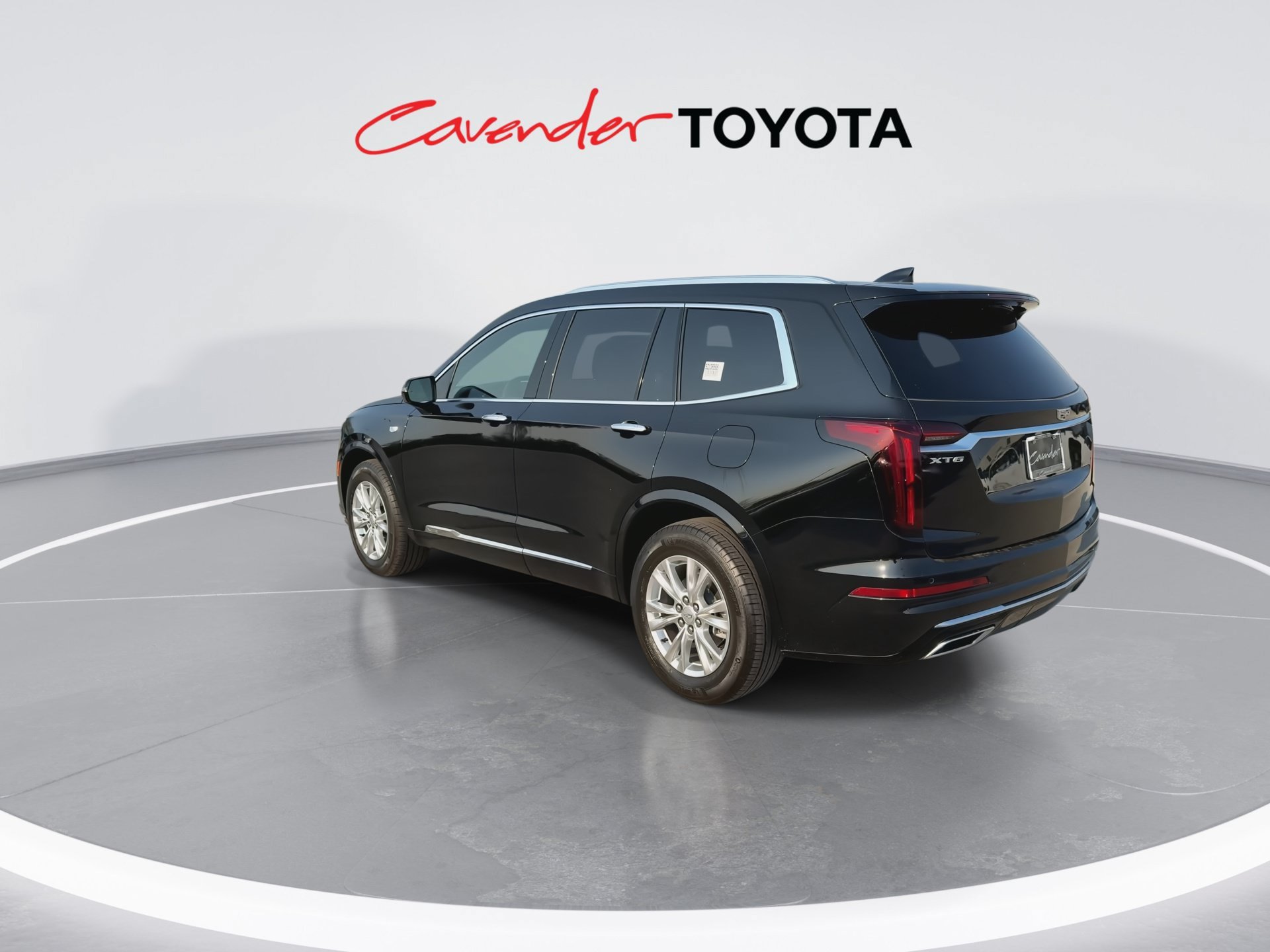 Used 2025 Cadillac XT6 Luxury FWD image 6