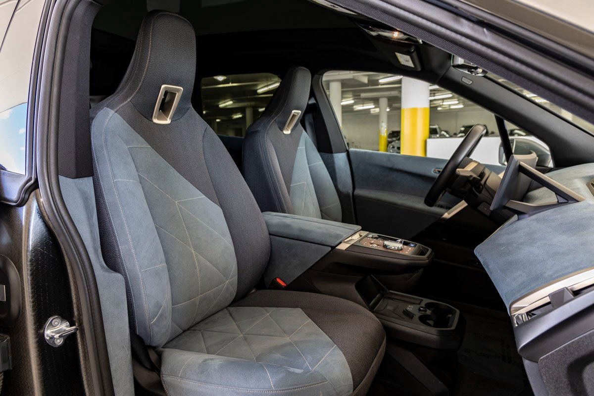 Certified 2023 BMW iX xDrive50 w/ Premium Package image 32