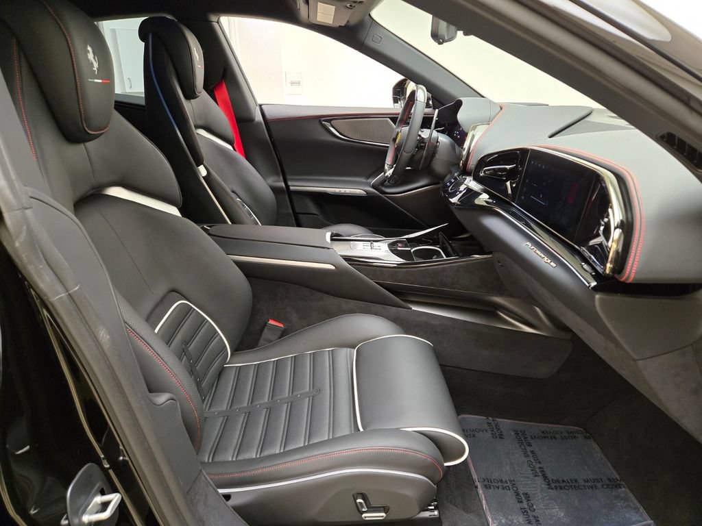 Used 2025 Ferrari Purosangue AWD/4WD image 24