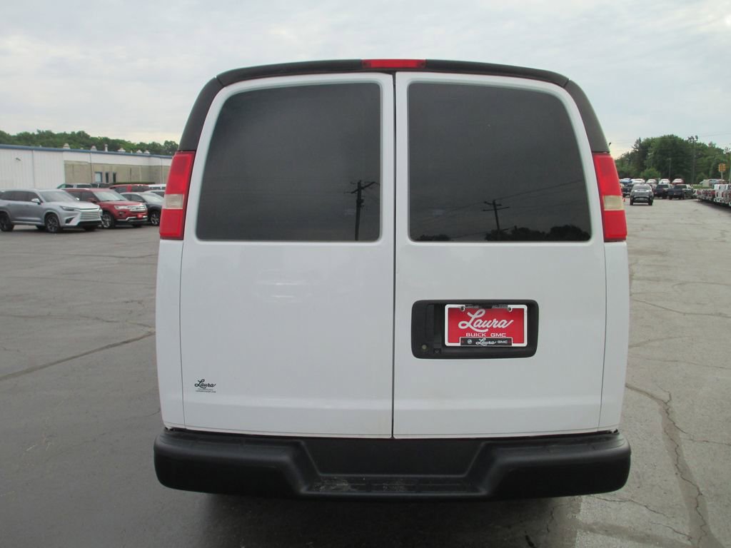 Used 2018 Chevrolet Express 2500 w/ Driver Convenience Package RWD image 7
