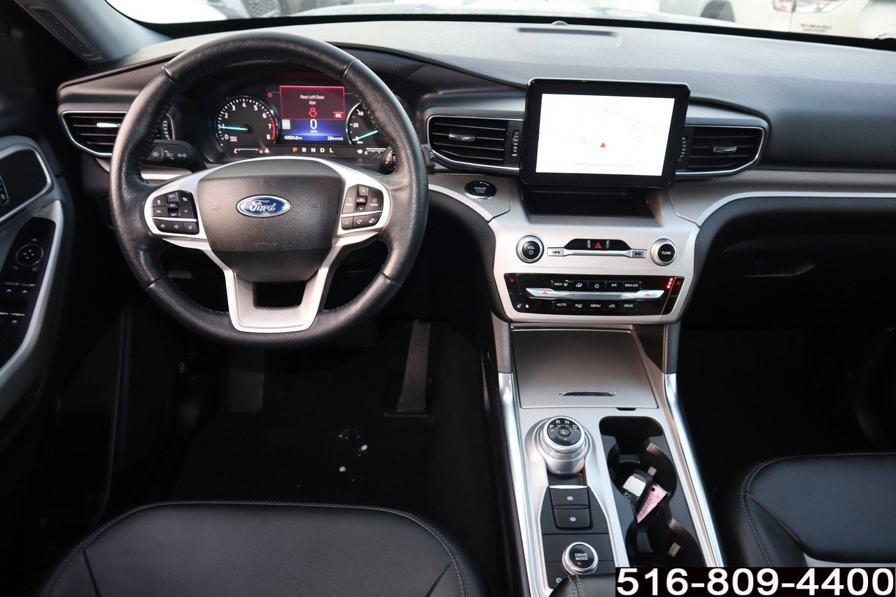 Used 2022 Ford Explorer XLT w/ Equipment Group 202A image 9