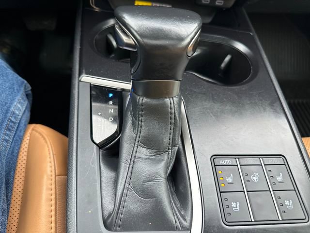 Used 2024 Lexus UX 250h AWD w/ Premium Package image 17