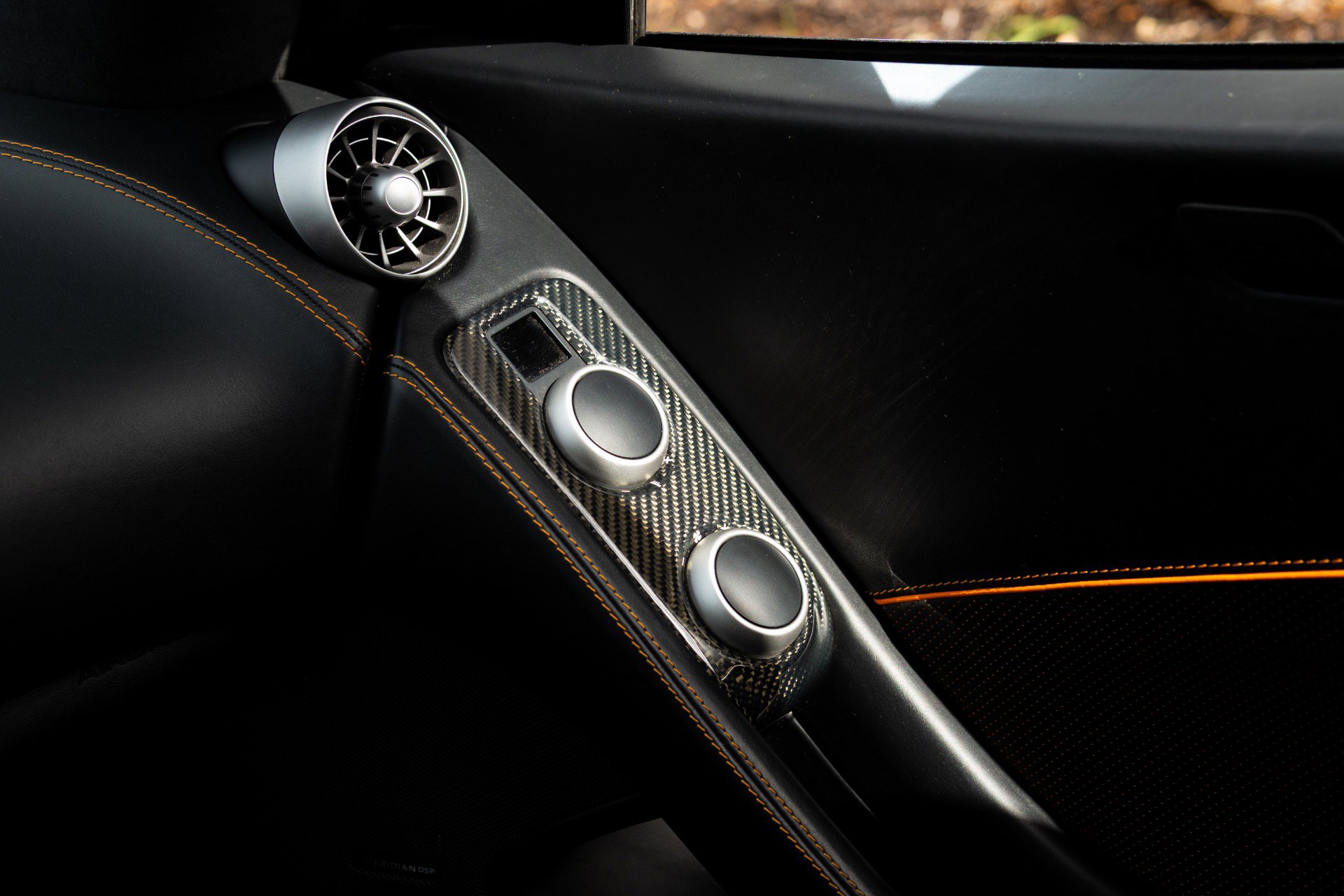 Used 2013 McLaren MP4-12C image 42