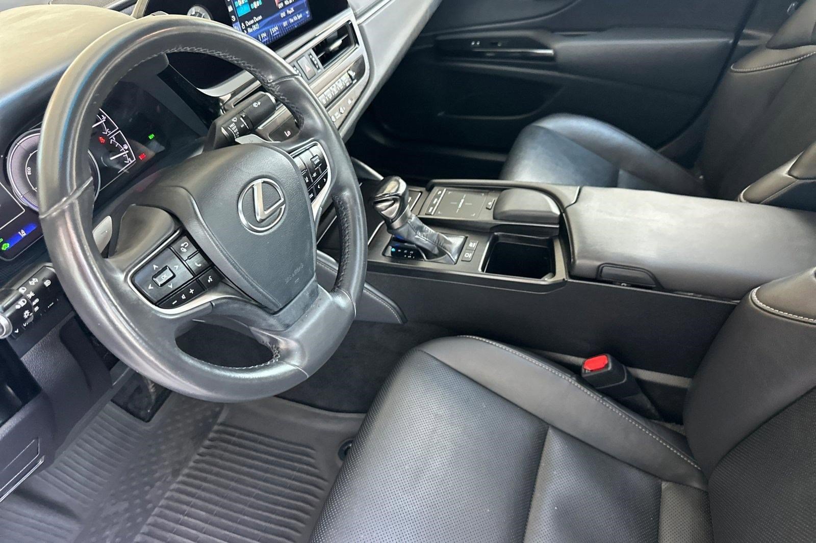 Used 2022 Lexus ES 300h w/ Accessory Package FWD image 4