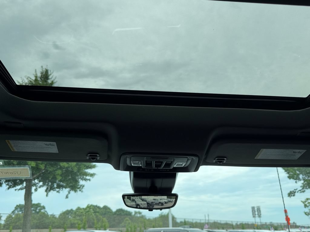 Used 2024 GMC Sierra 3500 Denali w/ Denali Reserve Package AWD/4WD image 18