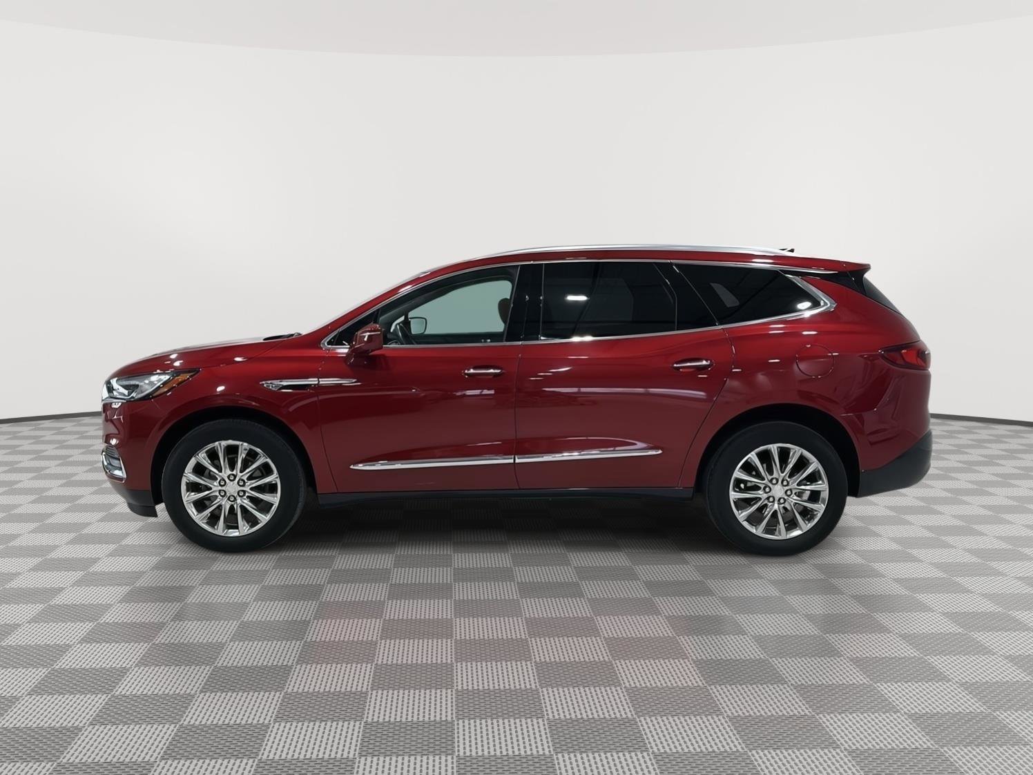 Used 2020 Buick Enclave Essence w/ Sound and Sites Package AWD/4WD image 3