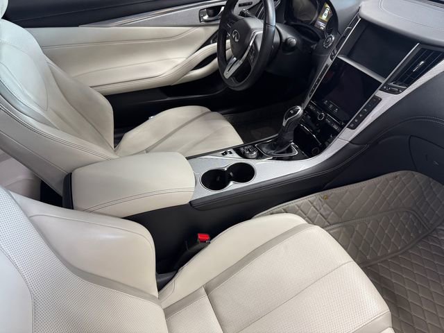 Used 2017 INFINITI Q60 Red Sport 400 image 4