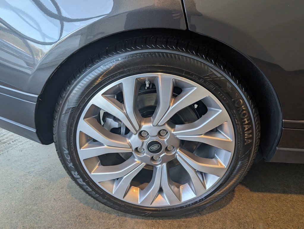 Used 2020 Land Rover Range Rover HSE image 8