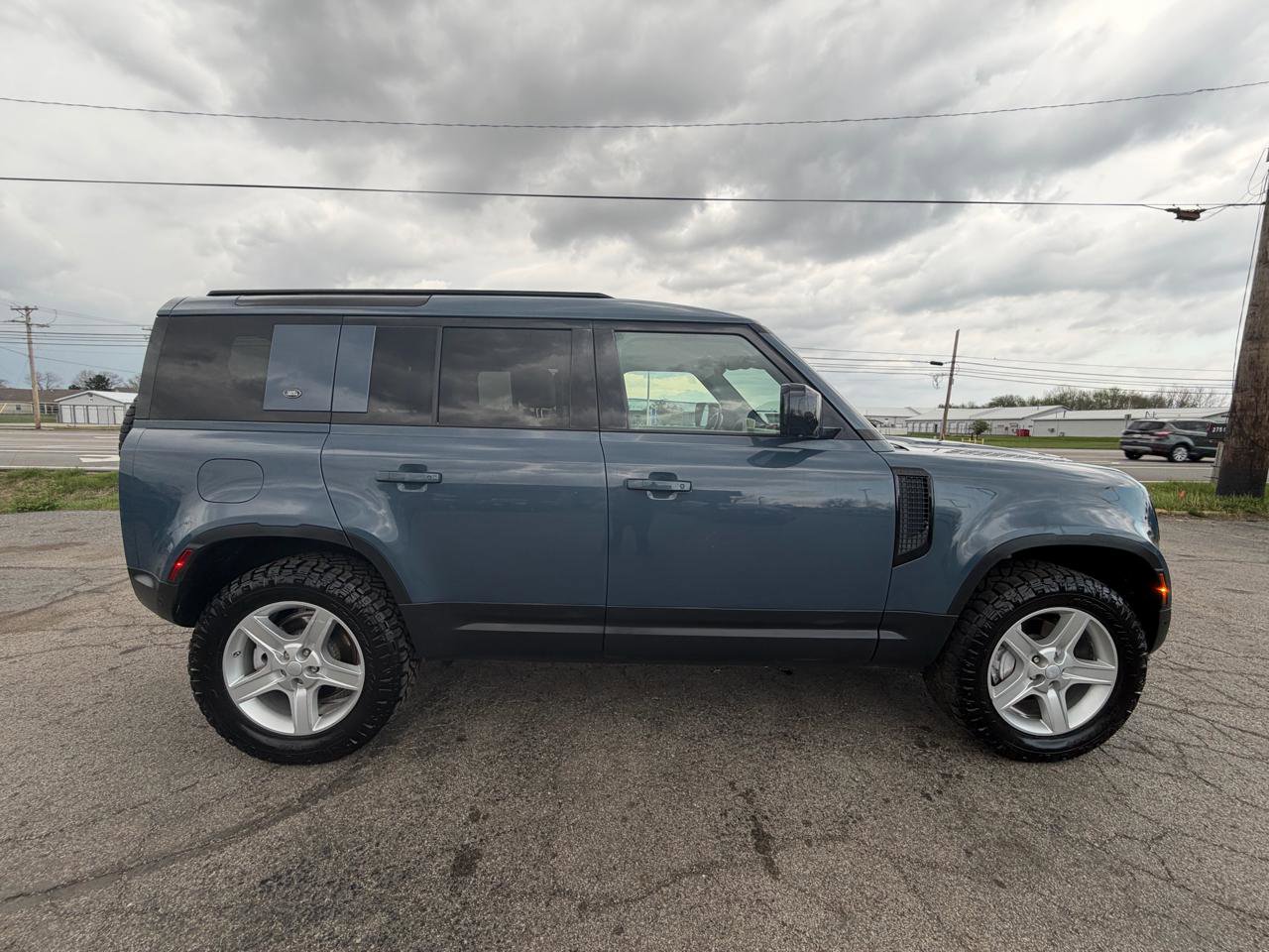 Used 2020 Land Rover Defender 110 HSE AWD/4WD image 13