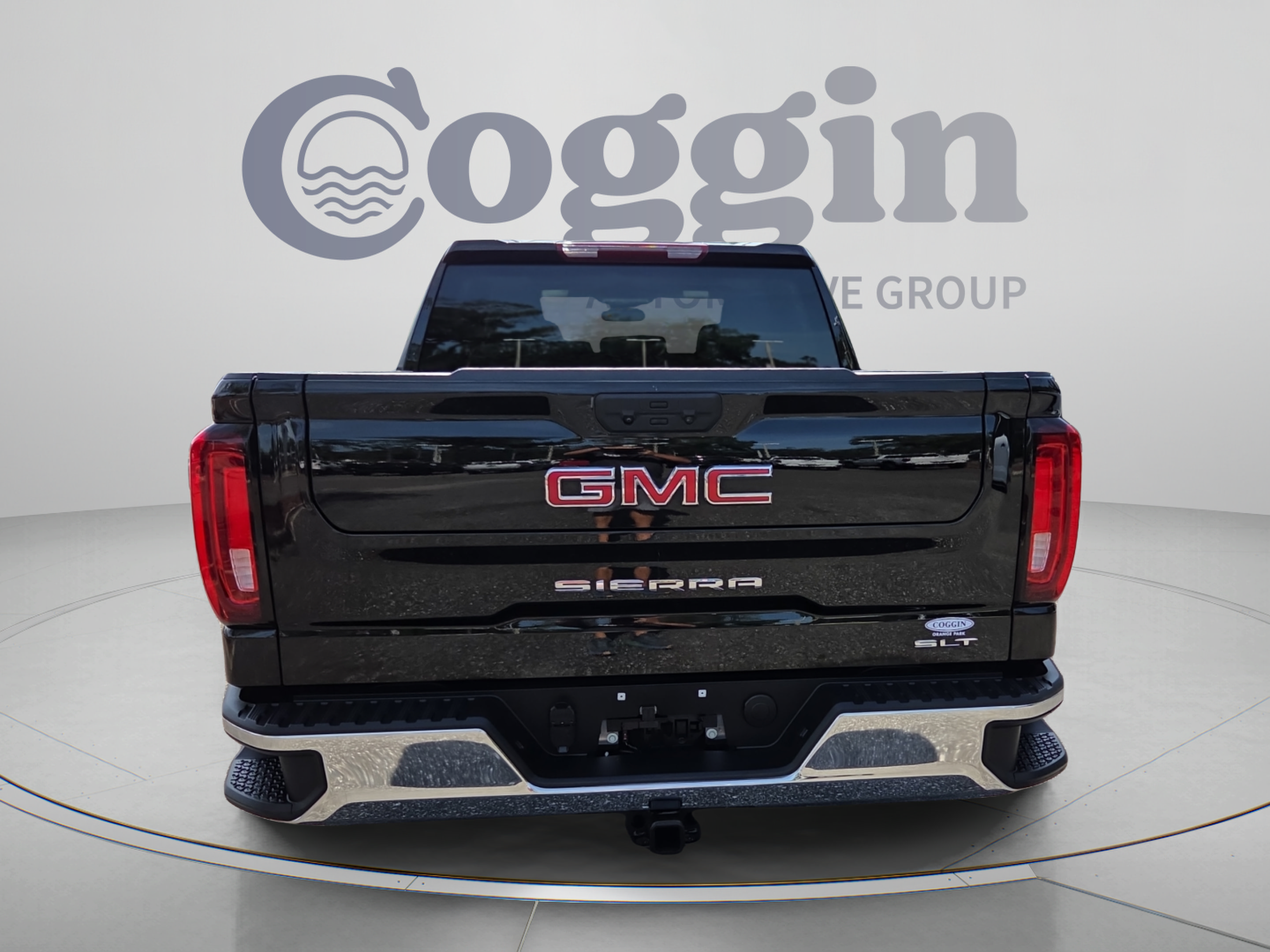 Used 2026 GMC Sierra 1500 SLT AWD/4WD image 4