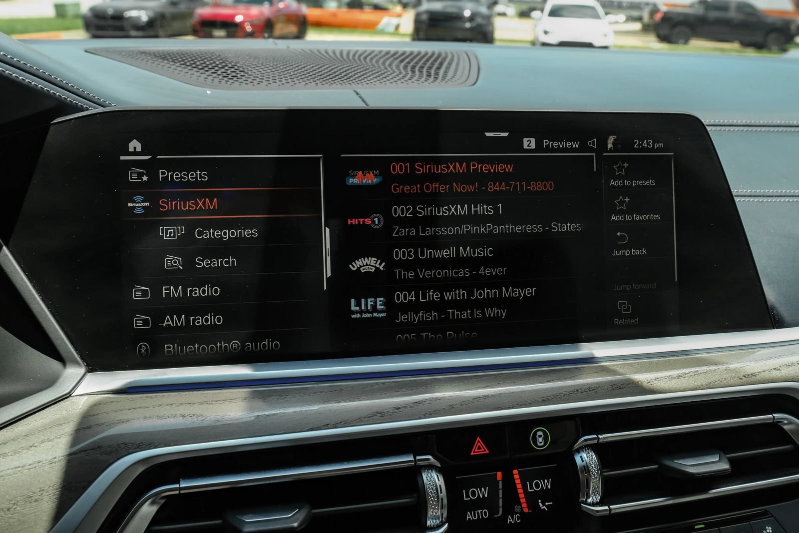Used 2021 BMW X7 xDrive40i w/ M Sport Package AWD/4WD image 30