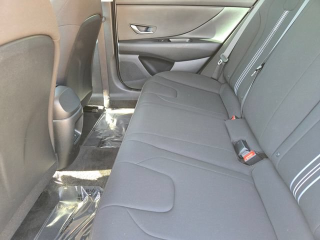 Used 2024 Hyundai Elantra Blue FWD image 15