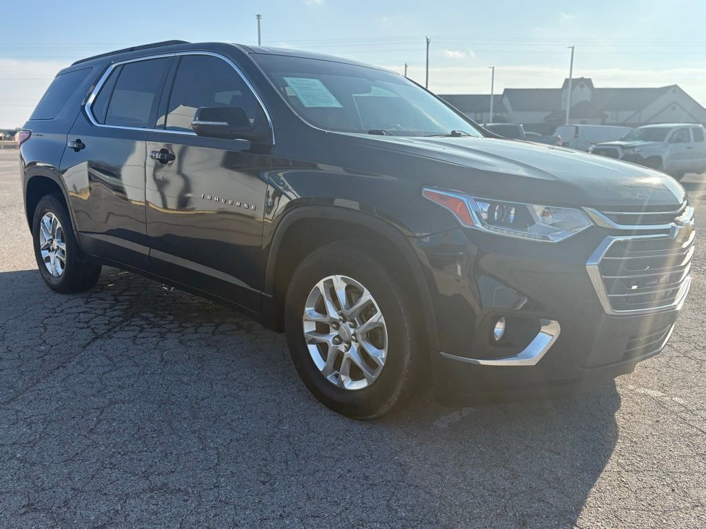 Used 2021 Chevrolet Traverse LT FWD image 3