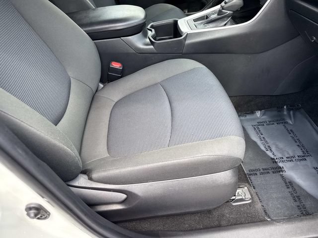 Used 2022 Toyota RAV4 LE FWD image 10