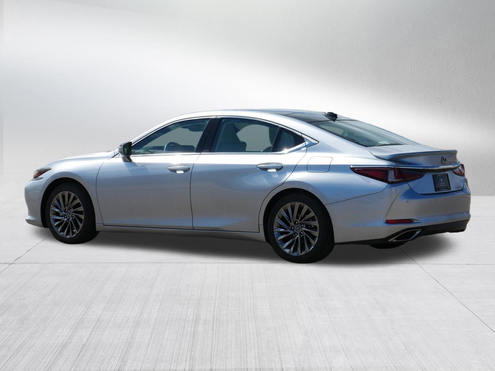 Used 2025 Lexus ES 350 Ultra Luxury image 4