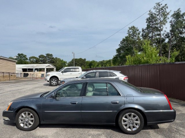 Used 2011 Cadillac DTS Premium FWD image 10