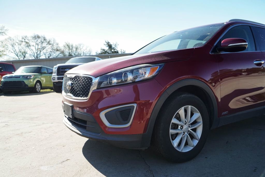 Used 2018 Kia Sorento LX image 11