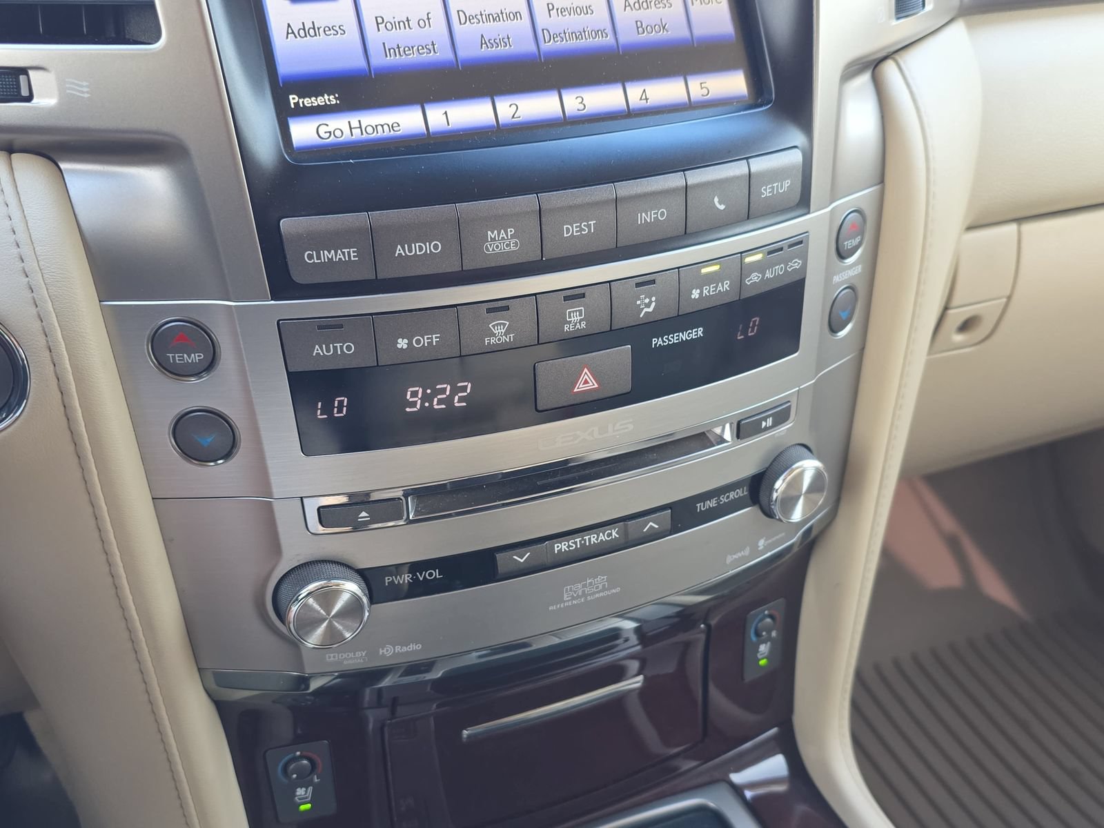 Used 2015 Lexus LX 570 4WD w/ Luxury Package image 21