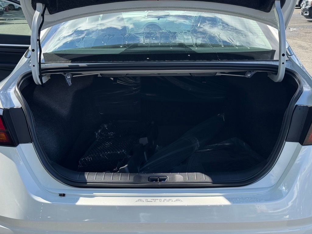 New 2025 Nissan Altima 2.5 SR w/ SR Premium Package image 22