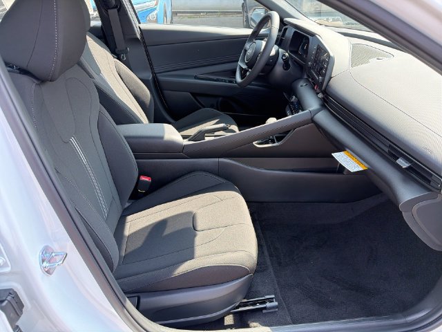 New 2026 Hyundai Elantra Sport FWD image 33
