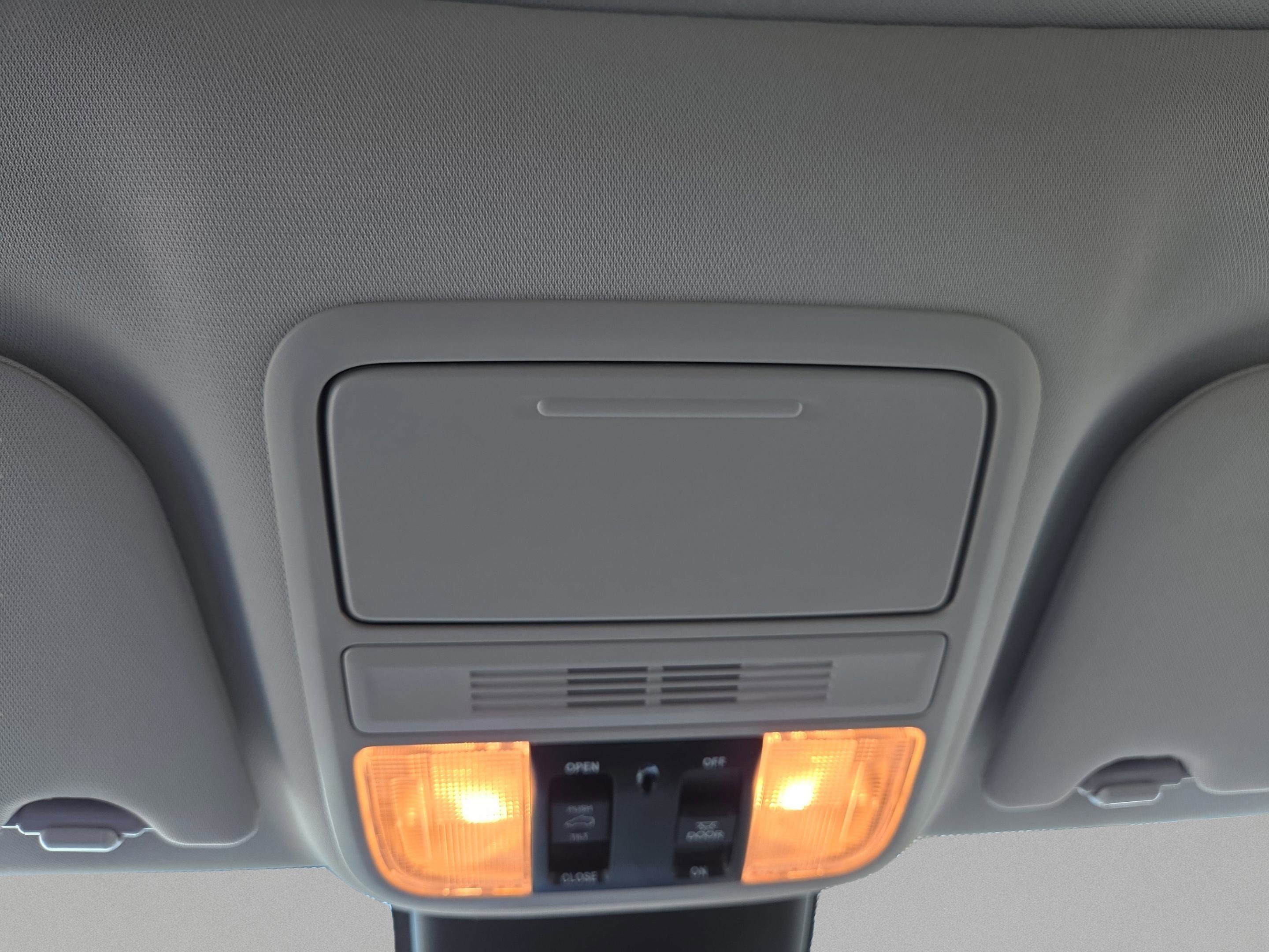 Used 2025 Honda Odyssey Elite image 17