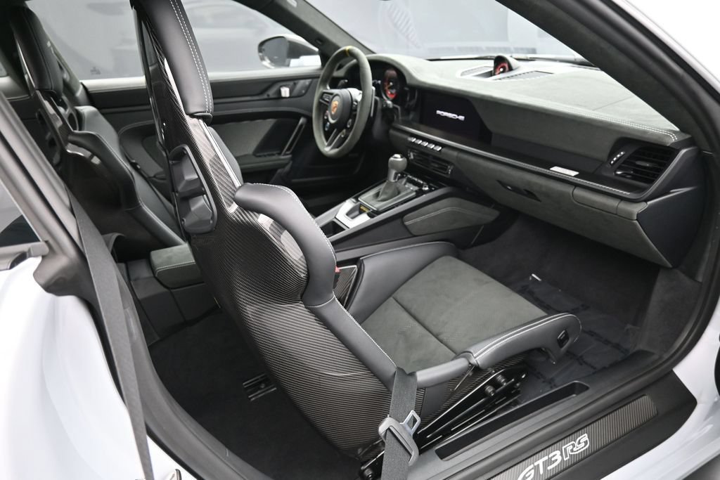 Certified 2025 Porsche 911 GT3 RS RWD image 29
