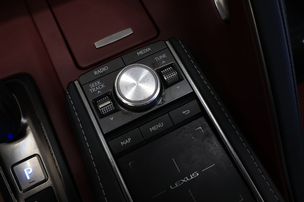 Used 2018 Lexus LC 500 Coupe w/ Performance Package RWD image 34