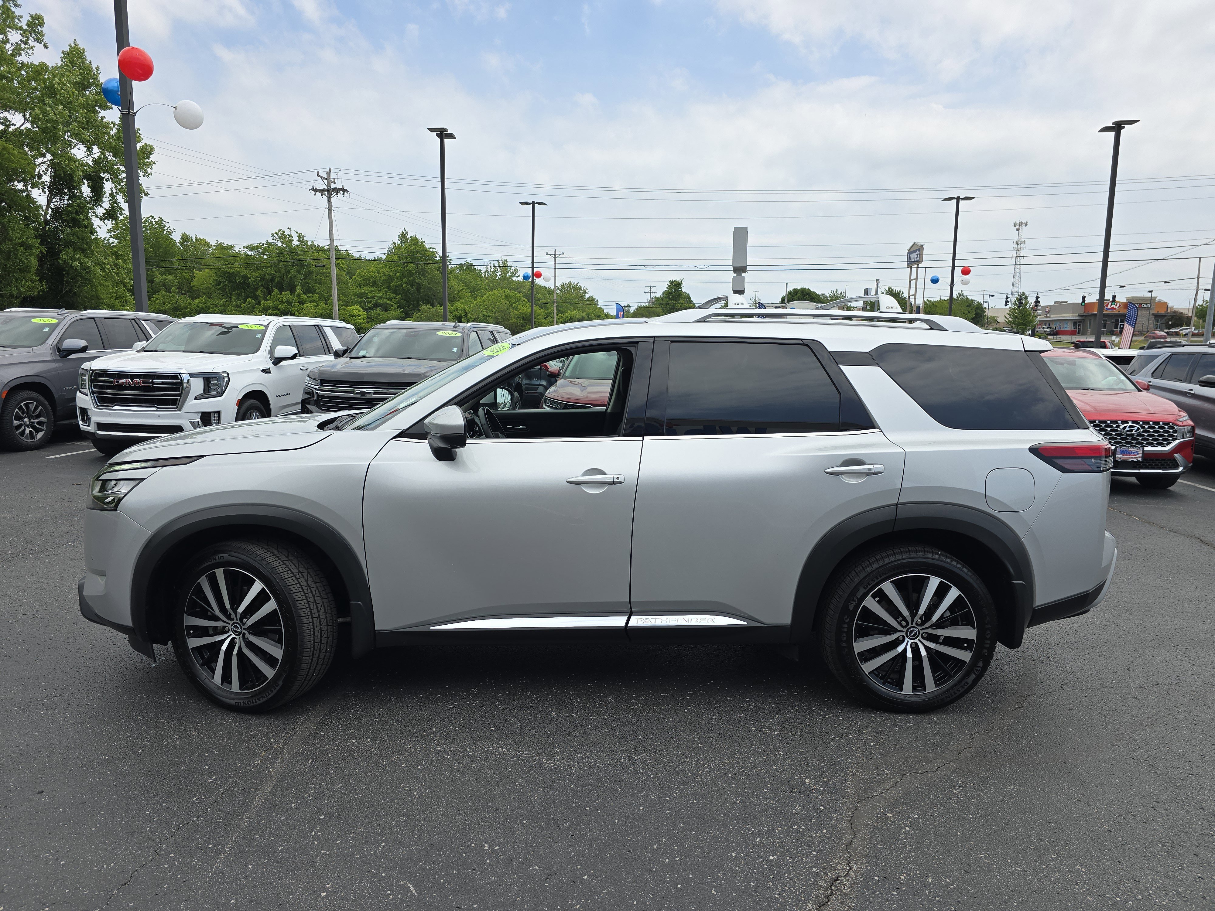 Used 2024 Nissan Pathfinder Platinum AWD/4WD image 25
