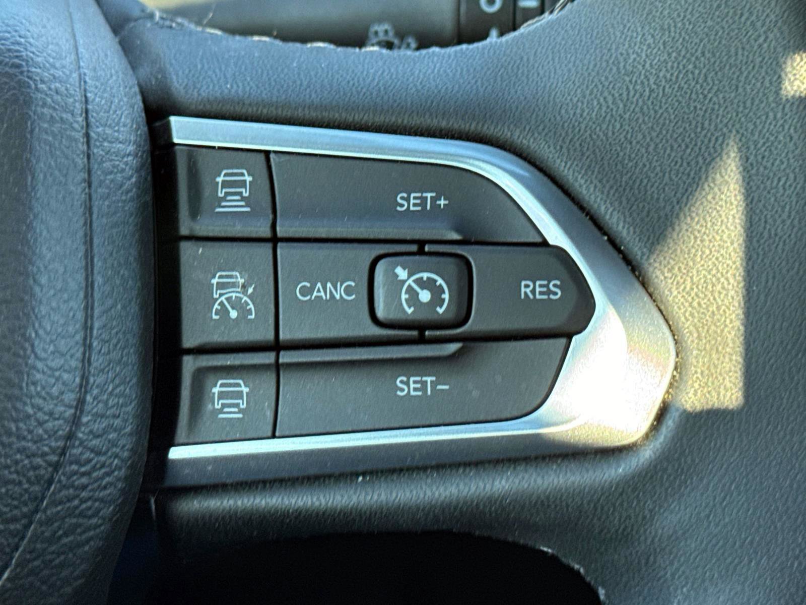 Used 2024 Jeep Compass Limited w/ High Altitude Package image 16