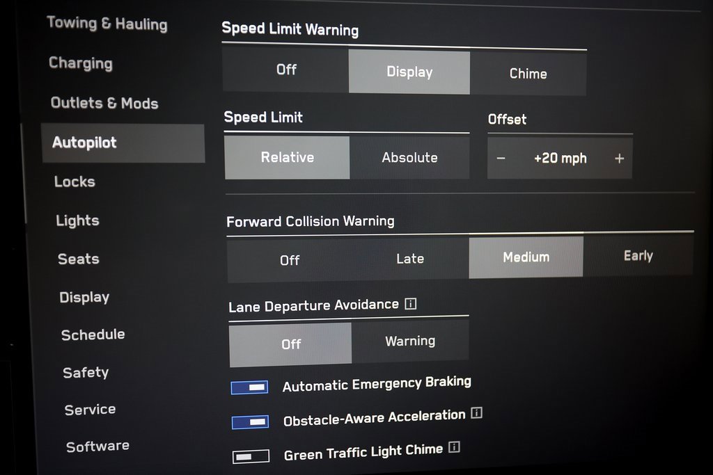 Used 2024 Tesla Cybertruck AWD Crew Cab image 36