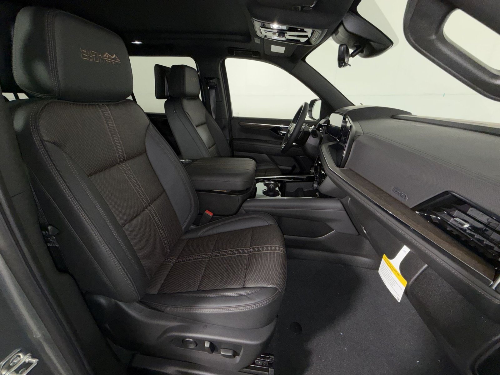 New 2026 Chevrolet Suburban High Country AWD/4WD image 28