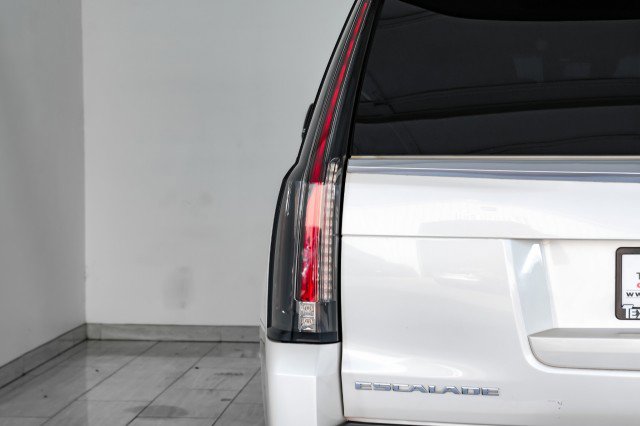 Used 2015 Cadillac Escalade Premium AWD/4WD image 53