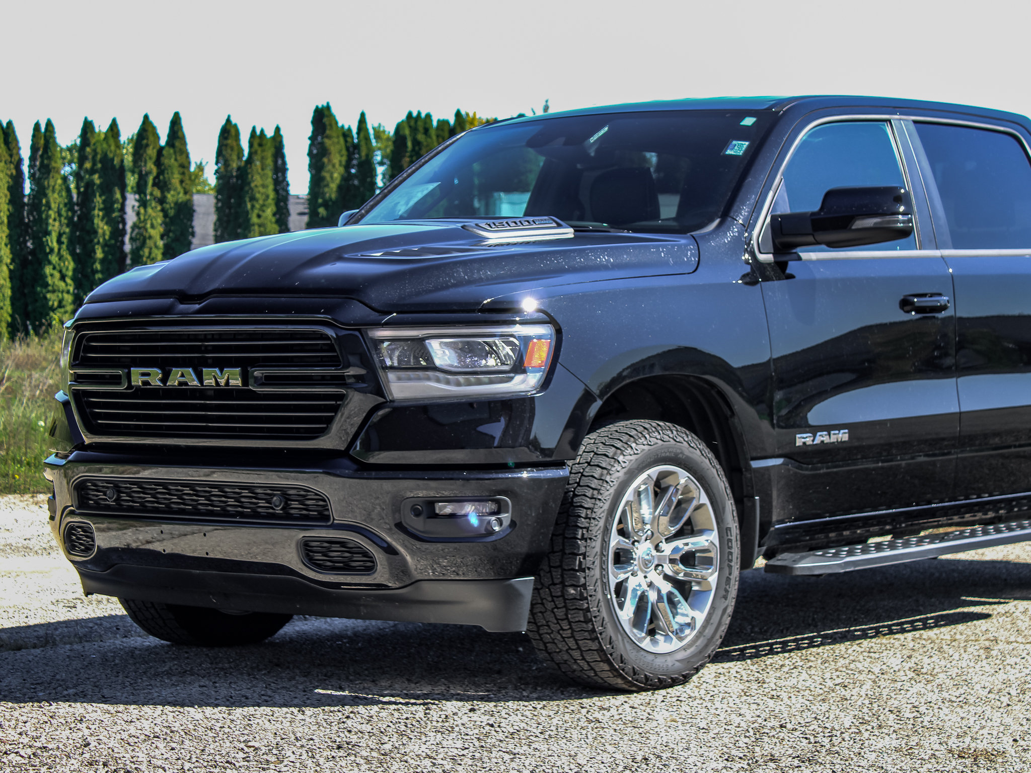 Used 2023 RAM 1500 Laramie AWD/4WD image 32