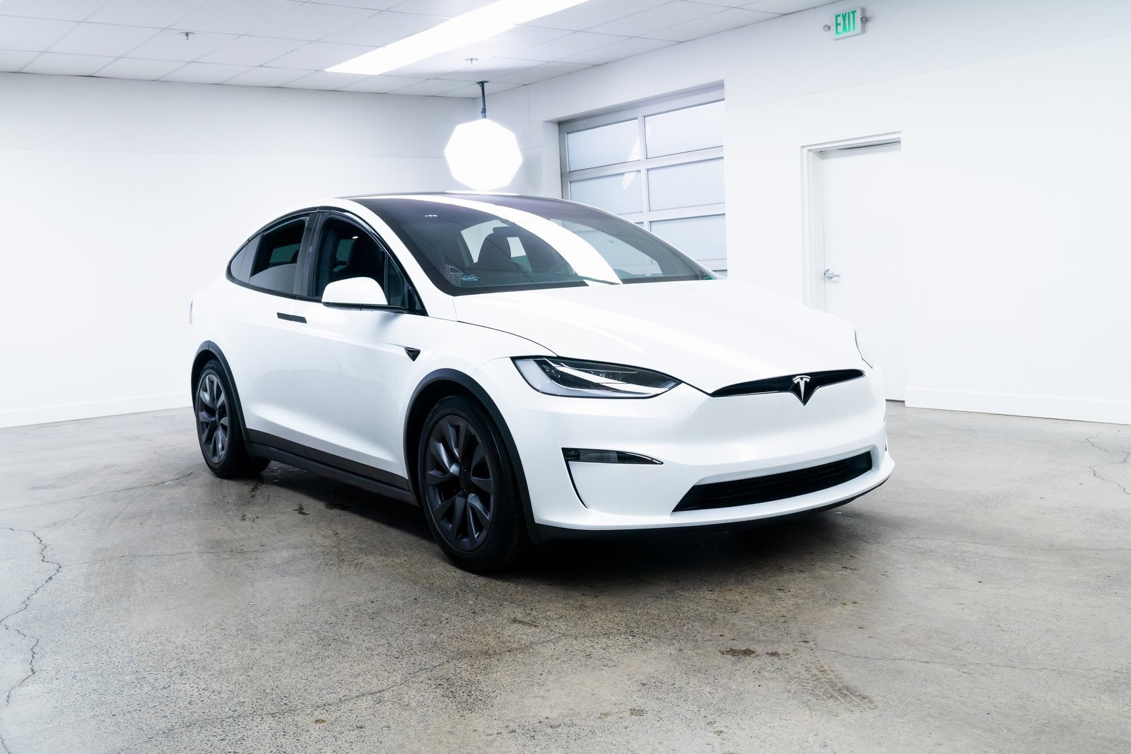 Used 2025 Tesla Model X image 25
