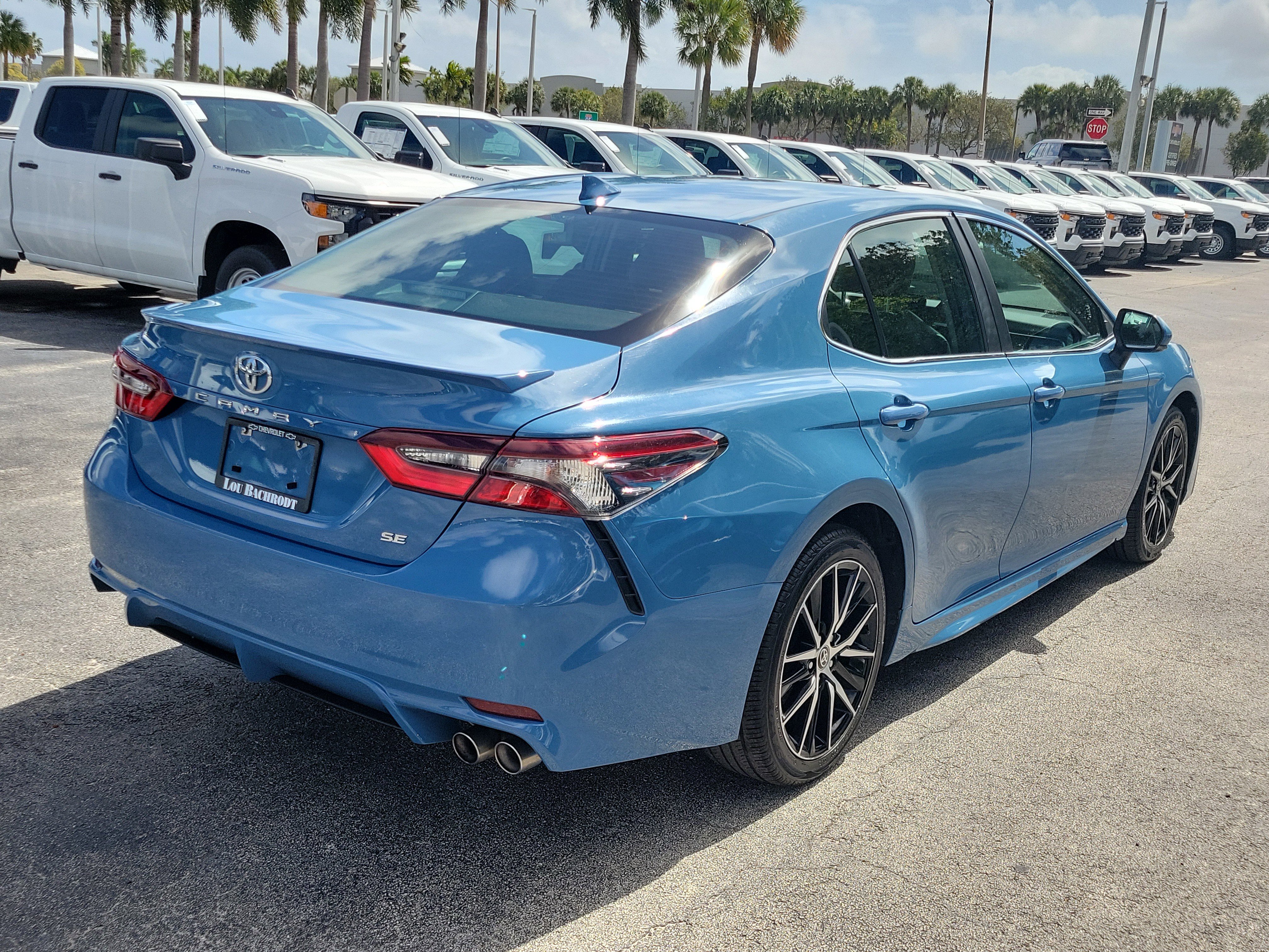 Used 2024 Toyota Camry SE image 7